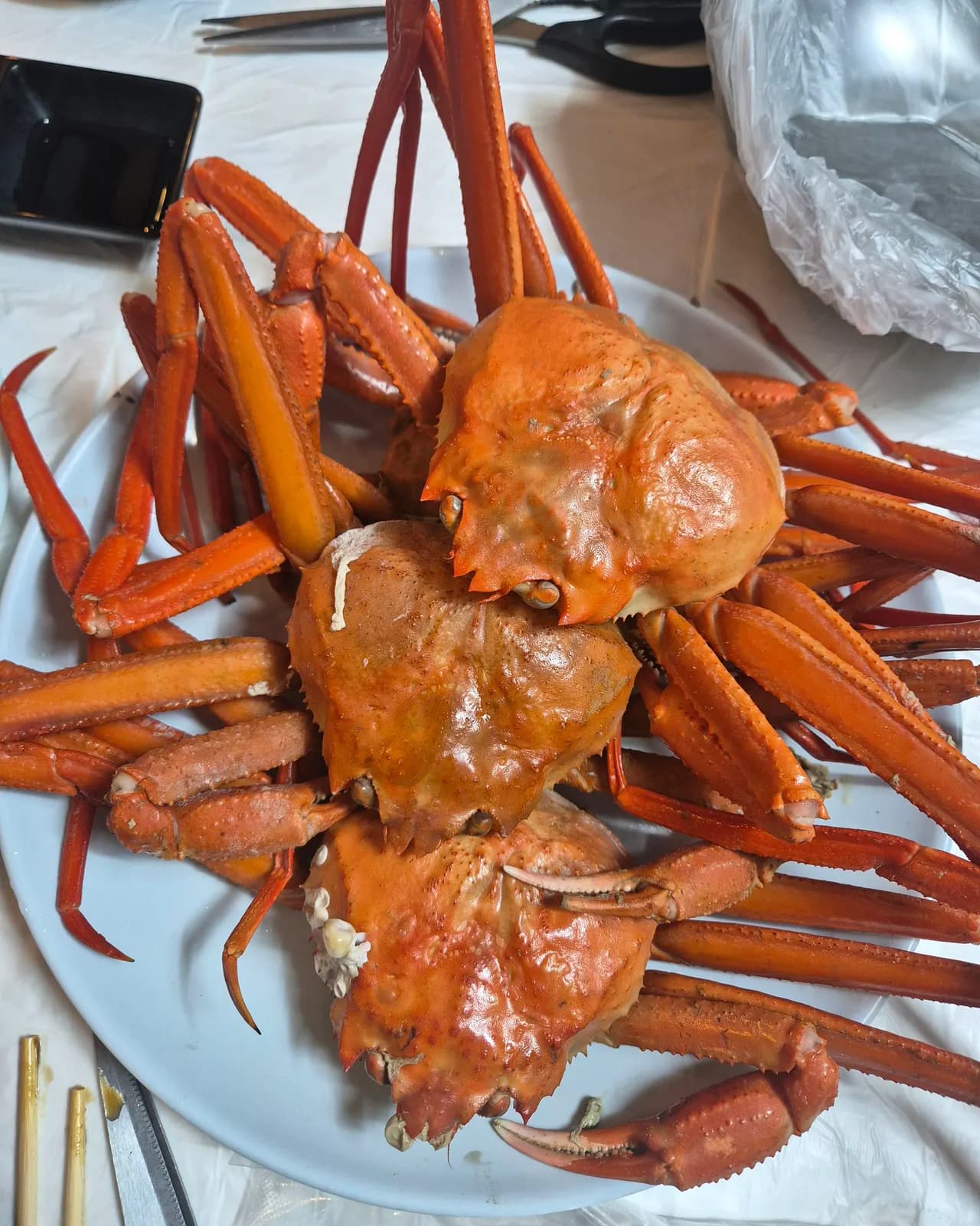 쟁반에 담은 홍게